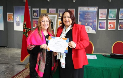 Coups de pinceau de justice : de jeunes artistes de Rabat affrontent la violence de genre · 2